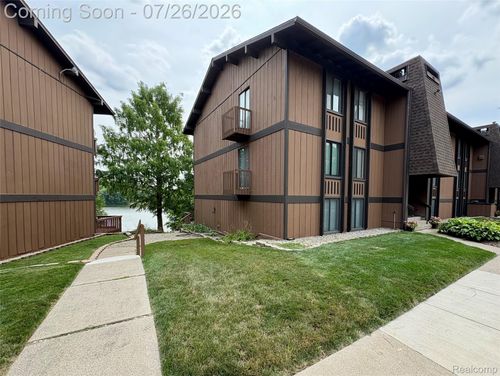 102-1736 Grove Rd, Ypsilanti, MI, 48198-6657 | Card Image