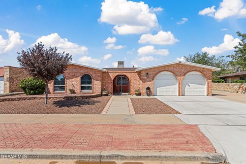 433 Penroy Ln, Horizon City, TX, 79928-7205 | Card Image