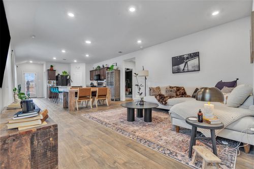 204 Calgary Ln, San Marcos, TX, 78666-2628 | Card Image