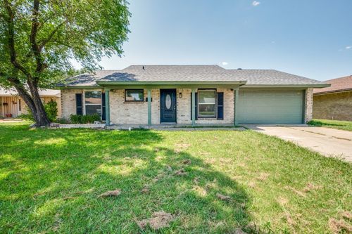 1622 Se 4th St, Grand Prairie, TX, 75051-4403 | Card Image