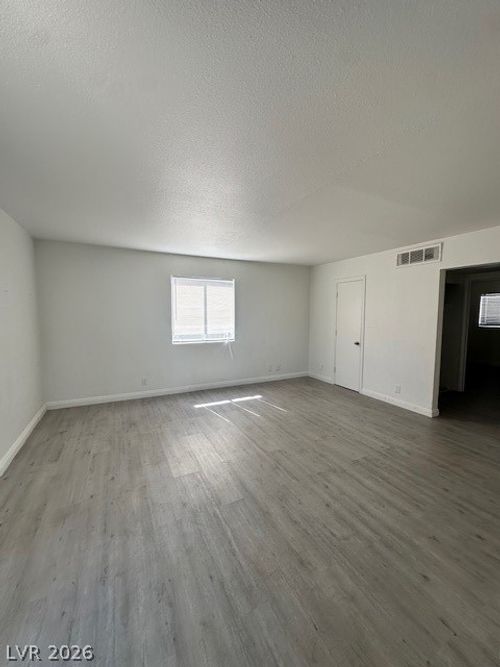 1-2121 Oceanus Ln, Las Vegas, NV, 89115-5521 | Card Image