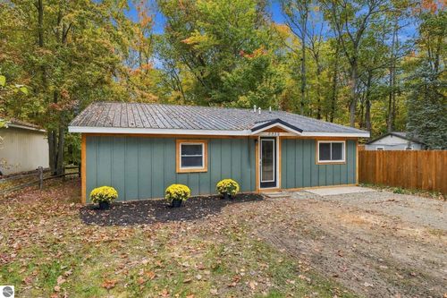 8530 W Sapphire Avenue, Lake City, MI, 49651 | Card Image