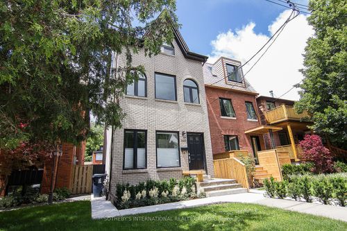 main-900 Manning Ave, Toronto, ON, M6G2X4 | Card Image