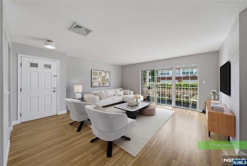 400 Crown Ct, Edgewater, NJ, 07020-1140 | Card Image