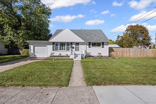 3031 Amherst Dr, Lansing, MI, 48906-2403 | Card Image