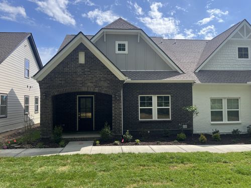 728 Coburg Pvt St, Gallatin, TN, 37066-2879 | Card Image