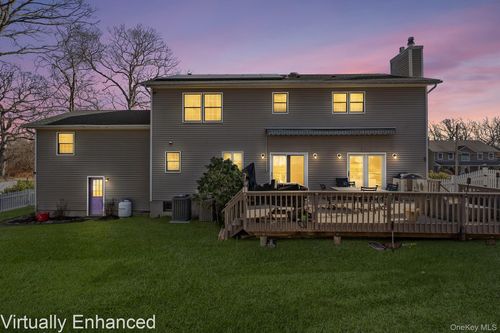 35 Rock Cliff Pl, White Plains, NY, 10603-1812 | Card Image