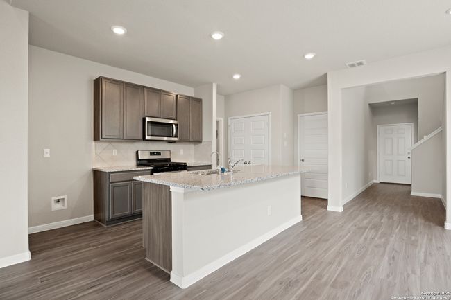 8826 Black Oak Dr, House other with 4 bedrooms, 3 bathrooms and null parking in Elmendorf TX | Image 5
