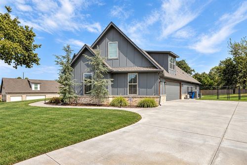 1662 Shaylee Lane, Choctaw, OK, 73020 | Card Image