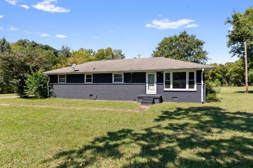 1418 Slaters Creek Rd, Goodlettsville, TN, 37072-8913 | Card Image