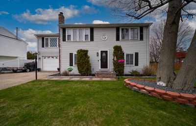 27 Scranton Avenue, House other with 3 bedrooms, 2 bathrooms and 5 parking in Warwick RI | Image 1