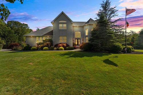1276 Old Fall River Rd, Dartmouth, MA, 02747-1158 | Card Image