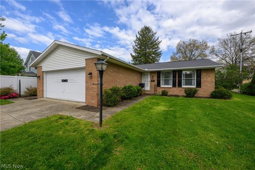 115 E 15th Street, Dover, OH, 44622 | Card Image