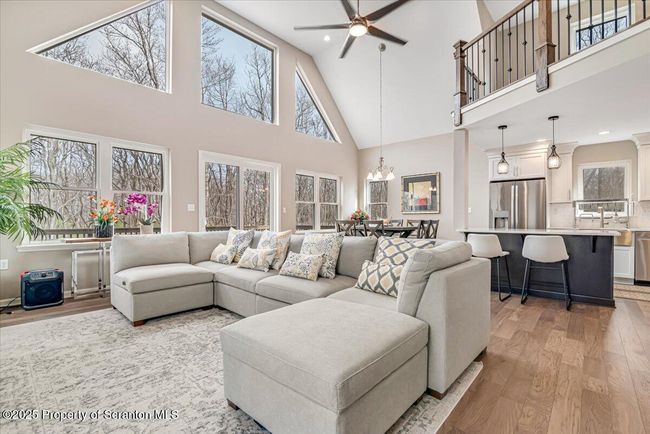Living Room | Image 12