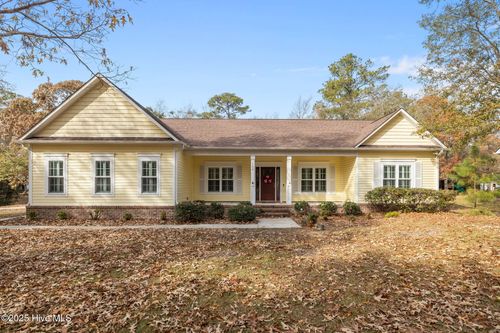 100 White Swan Way, Swansboro, NC, 28584-7900 | Card Image