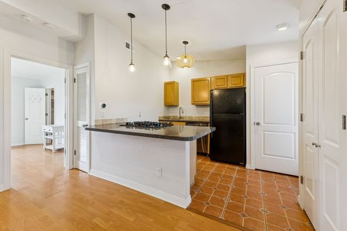 210-2021 Bluebonnet Ln, Austin, TX, 78704-4048 | Card Image