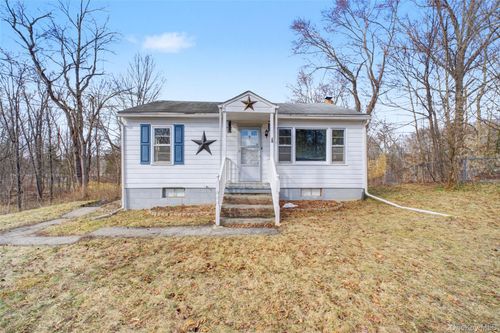 566 Old State Rd, Wappingers Falls, NY, 12590-4005 | Card Image