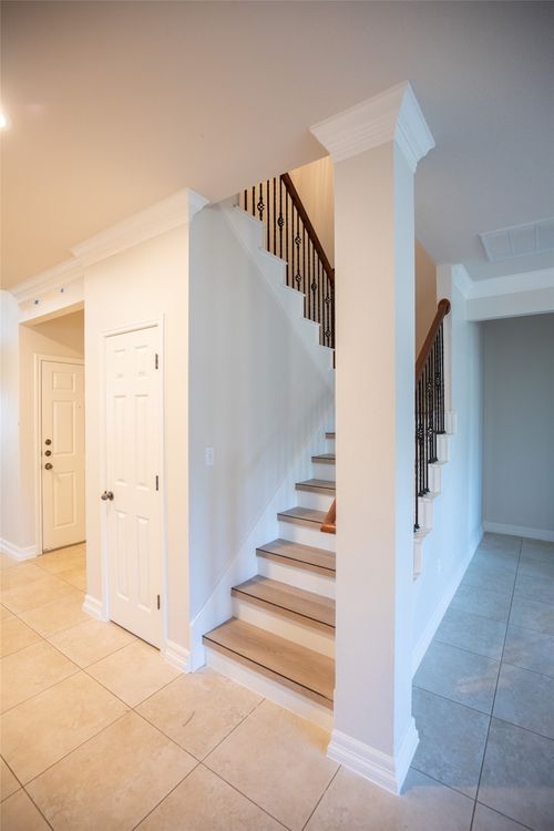 9512 Bromsgrove Dr, Austin, TX, 78717-5512 | Card Image