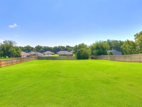 9556 Country Side Ln, Guthrie, OK, 73044-1914 | Card Image