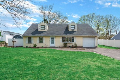 112 Rosemont Ave, Farmingville, NY, 11738-2048 | Card Image