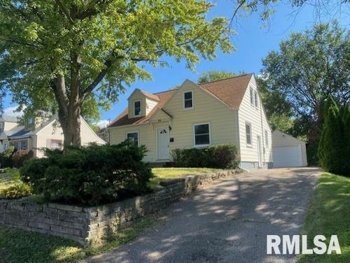 15 Knoll Ct, Rock Island, IL, 61201-6908 | Card Image