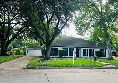 1215 Briar Ln, Wharton, TX, 77488-4303 | Card Image
