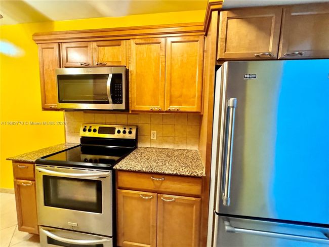APT-506 - 4330 Hillcrest Dr, Condo with 1 bedrooms, 2 bathrooms and null parking in Hollywood FL | Image 11