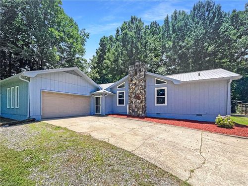 6630 Riverwood Rd, Walkertown, NC, 27051-9799 | Card Image