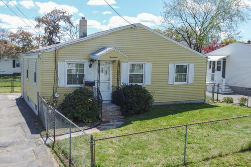 17 Mcbride St, Springfield, MA, 01104-2611 | Card Image