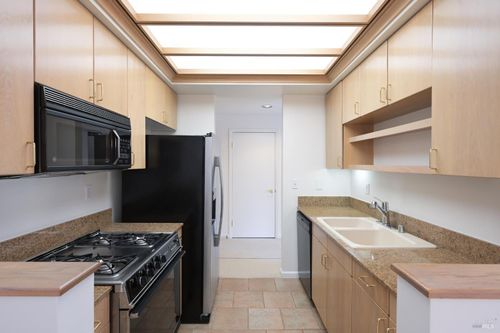 apt-3g-100 Deer Valley Rd, San Rafael, CA, 94903-5509 | Card Image