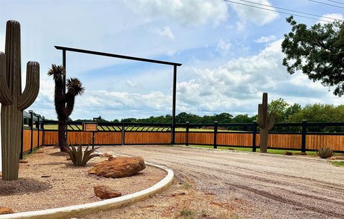 8740 E Fm 922, Valley View, TX, 76272-6404 | Card Image