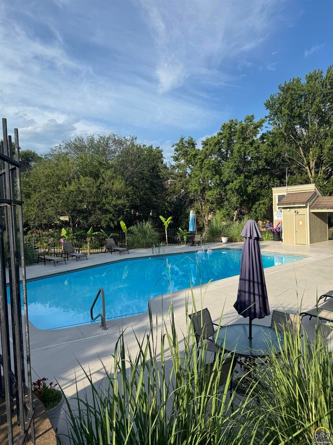 13 Sw Pepper Tree Ln, Townhouse with 4 bedrooms, 4 bathrooms and null parking in Topeka KS | Image 51