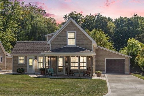1-2-3-389 W Center St, Douglas, MI, 49406 | Card Image