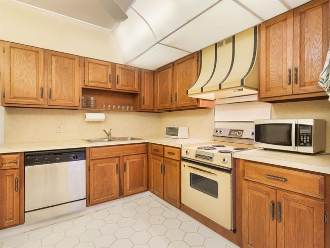 APT-1107 - 1370 S Ocean Blvd, Condo with 2 bedrooms, 2 bathrooms and null parking in Pompano Beach FL | Image 6