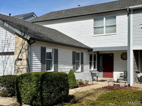 1552 Charlemont Dr, Chesterfield, MO, 63017-4604 | Card Image