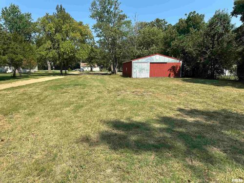 307 N Main St, Ewing, IL, 62836-1442 | Card Image