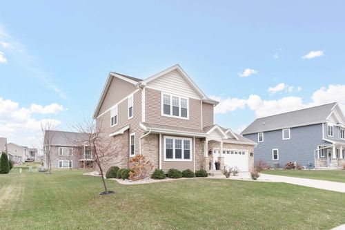 9907 White Fox Ln, Middleton, WI, 53562-5623 | Card Image