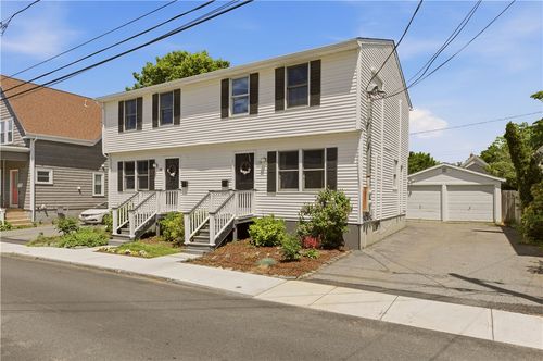 13 Tilley Ave, Newport, RI, 02840-2136 | Card Image