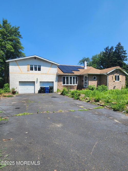3 Roberta Dr, Middletown, NJ, 07748-1622 | Card Image