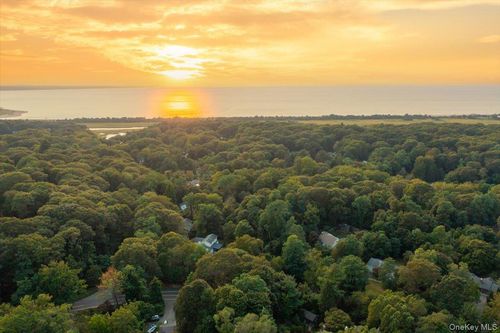 8 Oakway Dr, Stony Brook, NY, 11790-1210 | Card Image