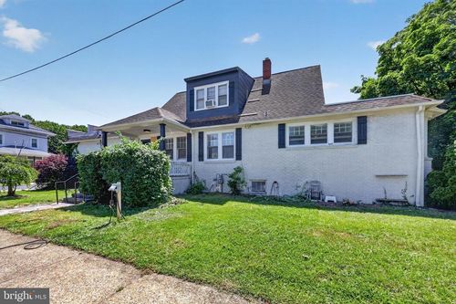 204 E Main St, PENNS GROVE, NJ, 08069-1881 | Card Image