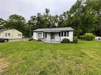 37505 General Mahone Boulevard, House other with 3 bedrooms, 1 bathrooms and null parking in Ivor VA | Image 2