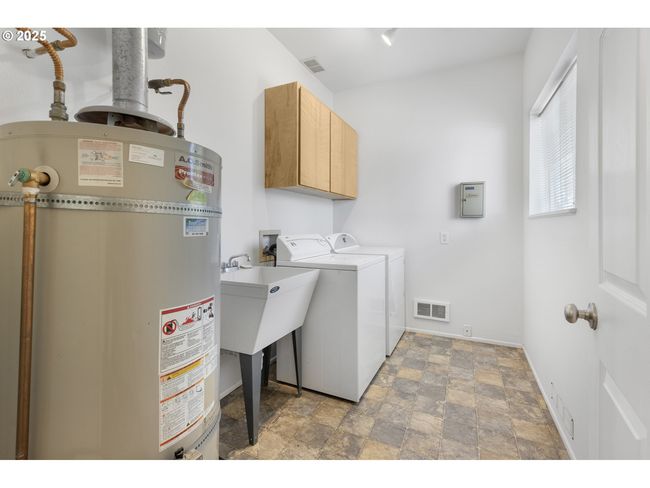 2689 Cupola Dr, House other with 4 bedrooms, 2 bathrooms and null parking in Eugene OR | Image 31