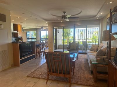 1-703 - 50 Nohea Kai Dr, Condo with 2 bedrooms, 2 bathrooms and null parking in Lahaina HI | Image 2