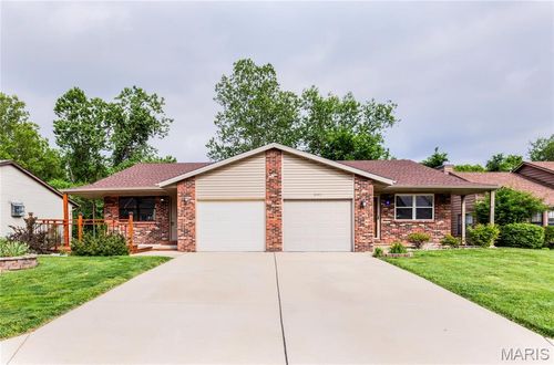 883 Lester Ave, Collinsville, IL, 62234-4153 | Card Image