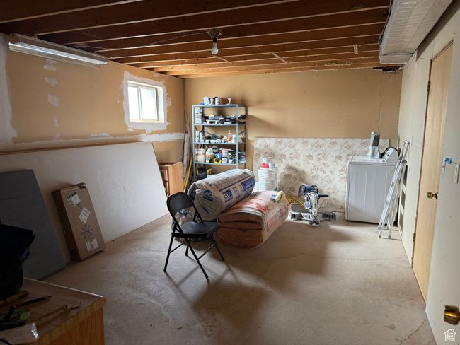 Basement with washer / clothes dryer | Image 16