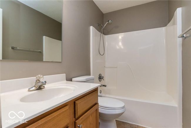 10910 Perry Pear Dr, Condo with 2 bedrooms, 3 bathrooms and null parking in Zionsville IN | Image 22