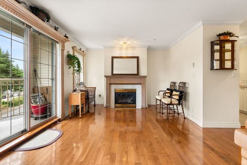 302-15258 105 Ave, Surrey, BC, V3R0W8 | Card Image