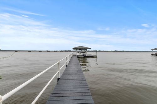 250 Whispering Oaks Trl, Mabank, TX, 75156-8511 | Card Image