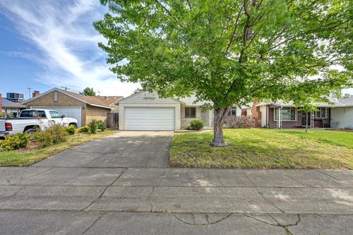 5521 78th Street, Sacramento, CA, 95820 | Card Image